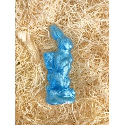 "Stehender Osterhase mit Korb" Vollmilch, 18cm groß, Eisblau